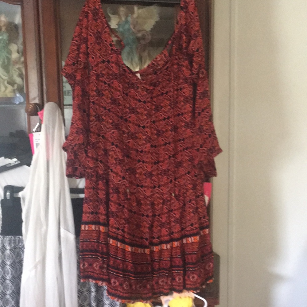 Long sleeve shoulder less shirt